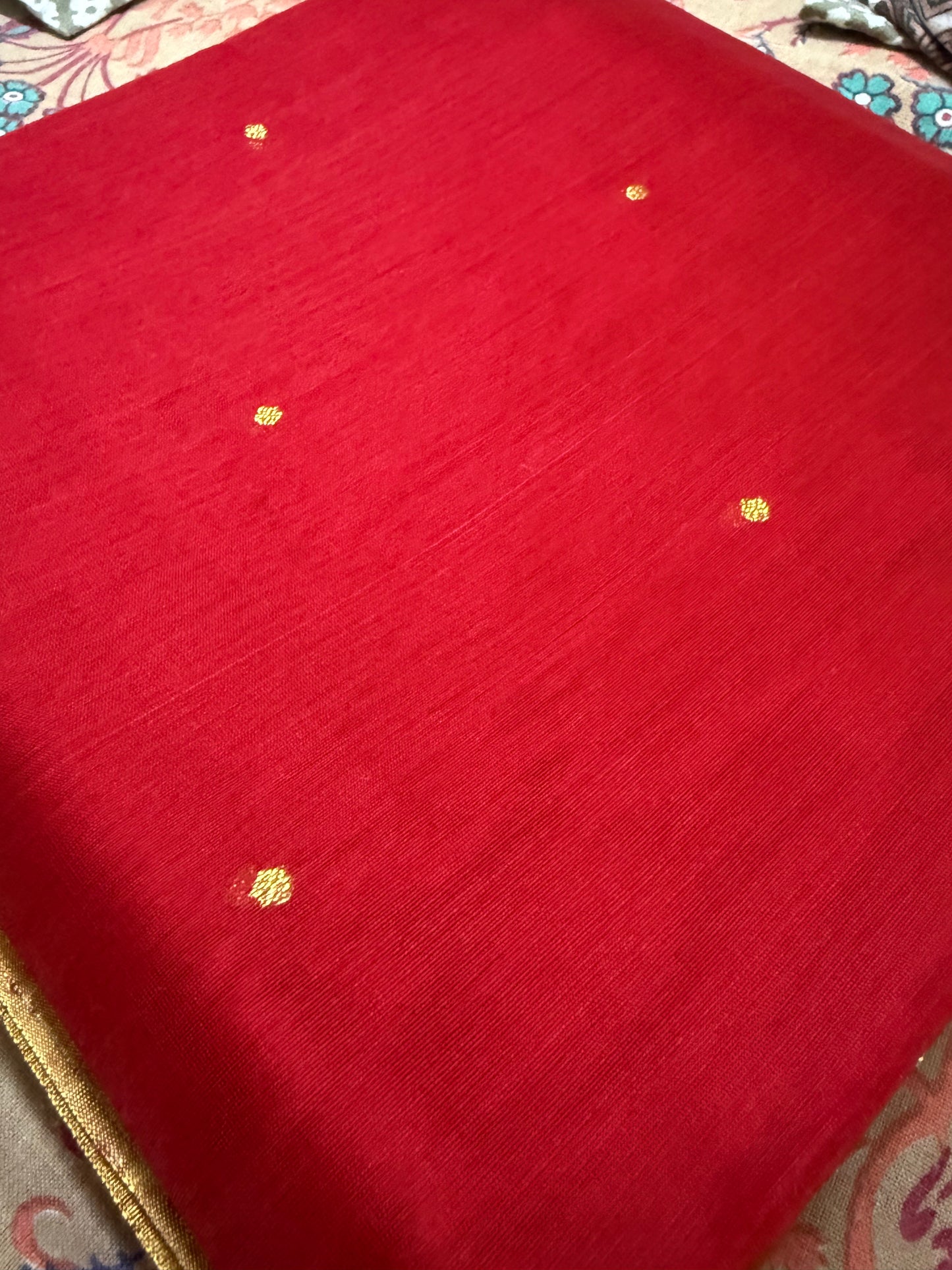 Laal saaj