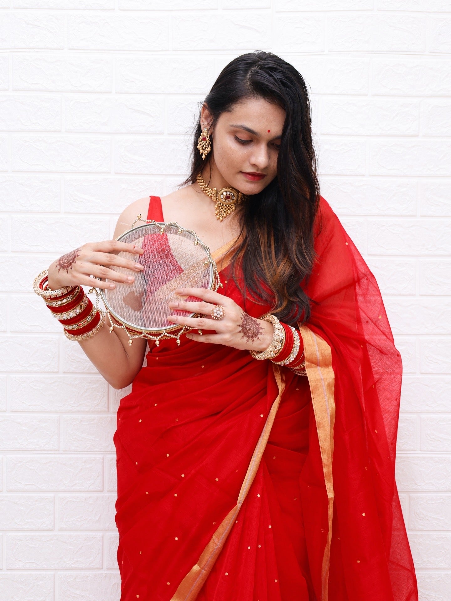 Laal saaj